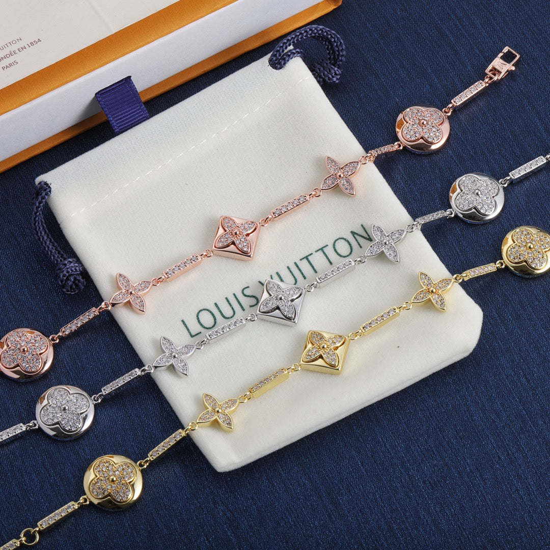 1XE602XDE Stylish Bracelets