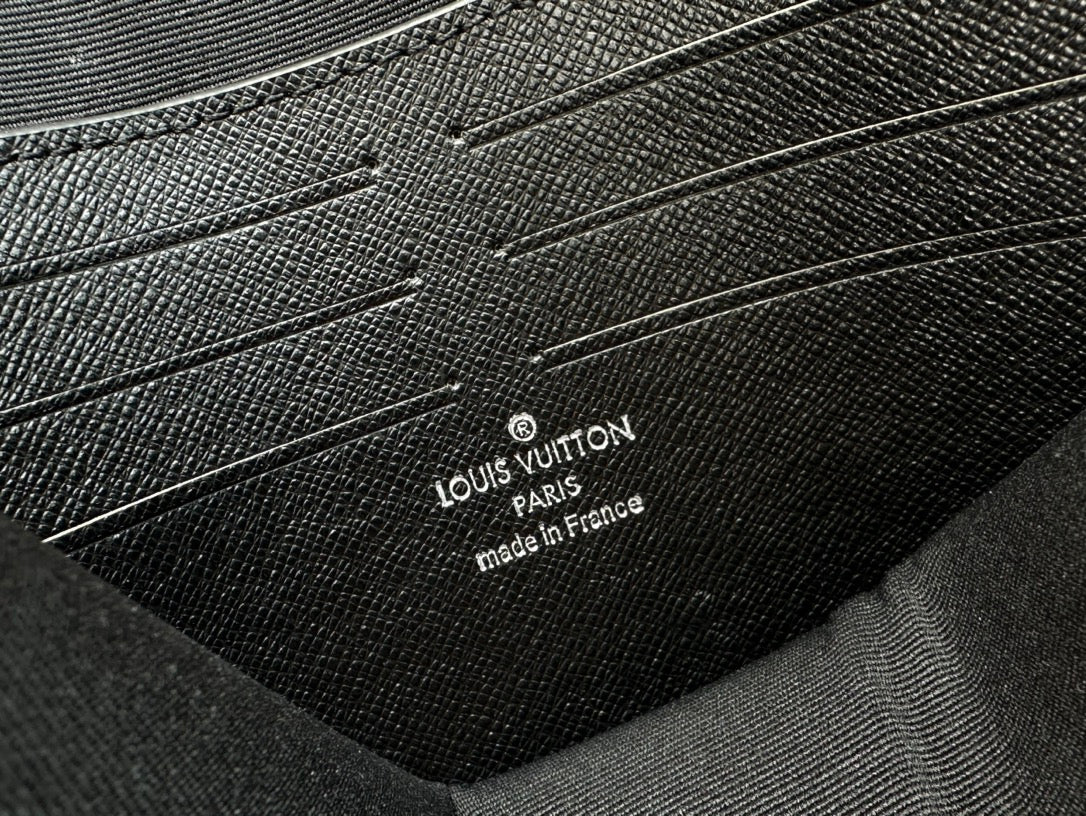 1XE395BDE Stylish leather bag