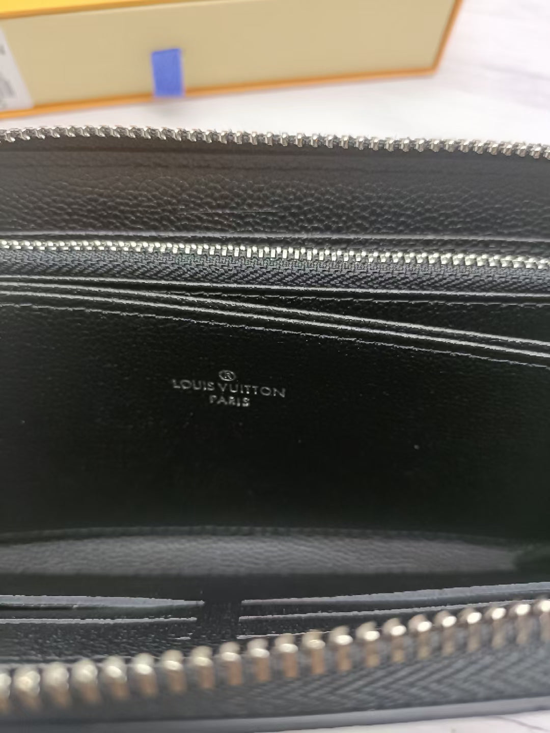 1XE102BDE Stylish leather wallets