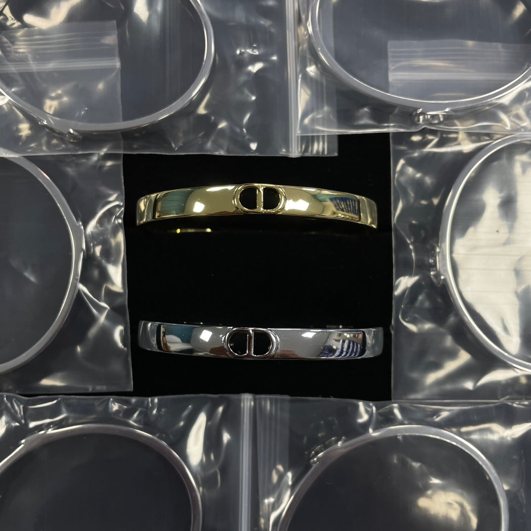 14D615KDE Stylish Bracelets