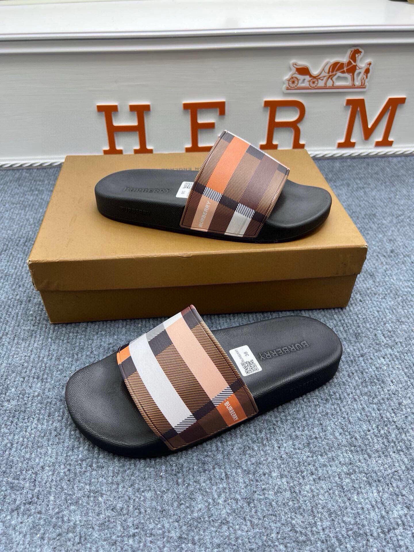 535ZR252ZDE Stylish Slippers