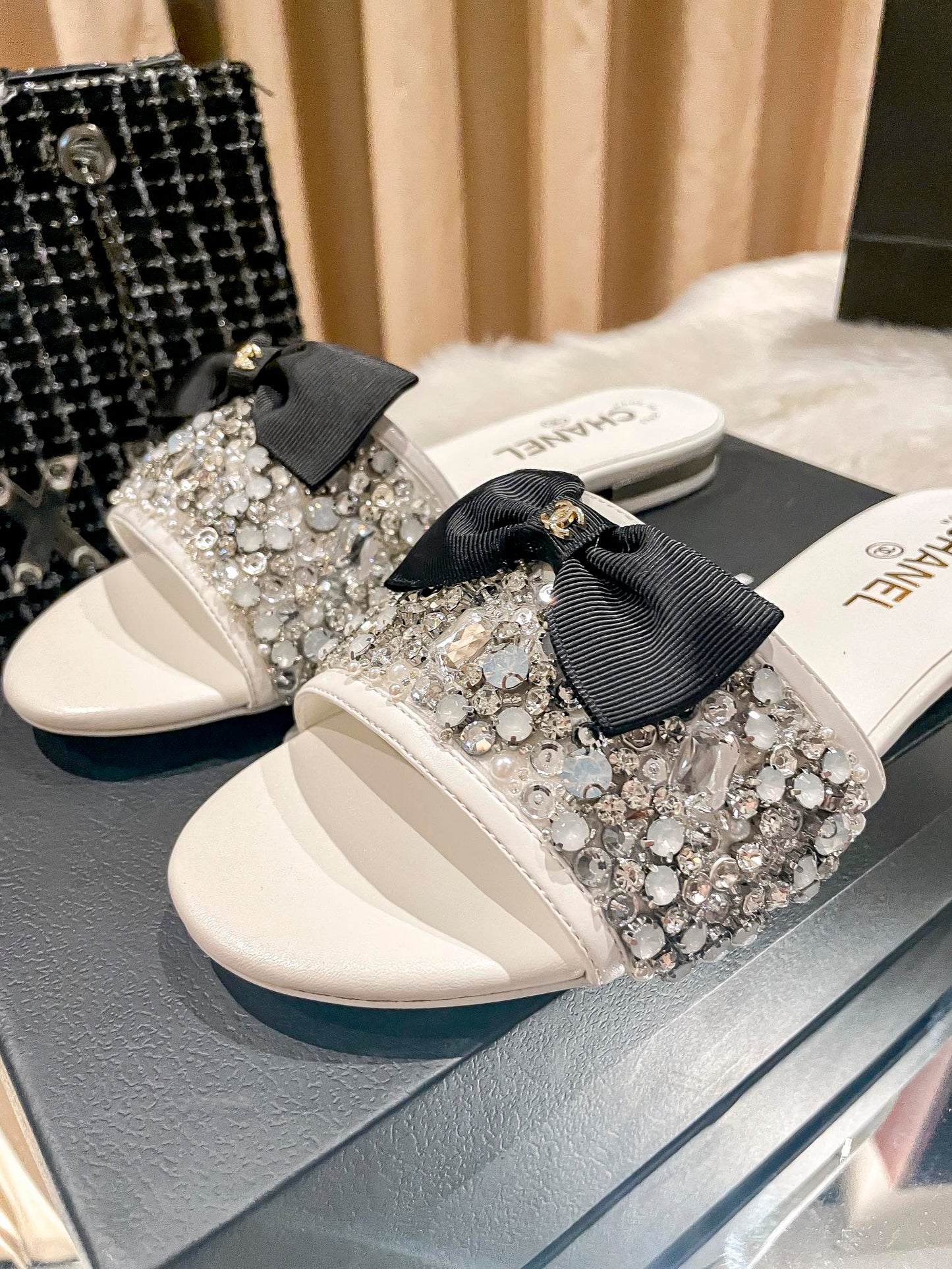 14C165ZDE Stylish Slippers