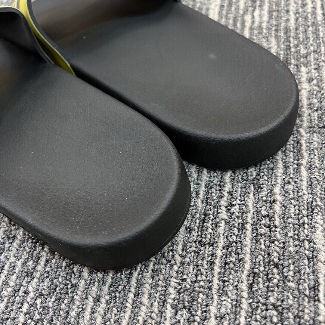 535ZR258ZDE Stylish Slippers