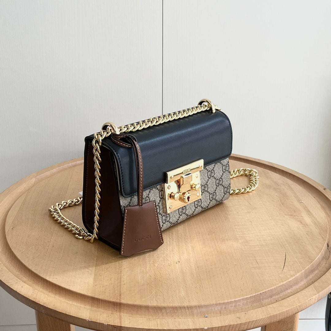 155NB70BDE Stylish leather bag