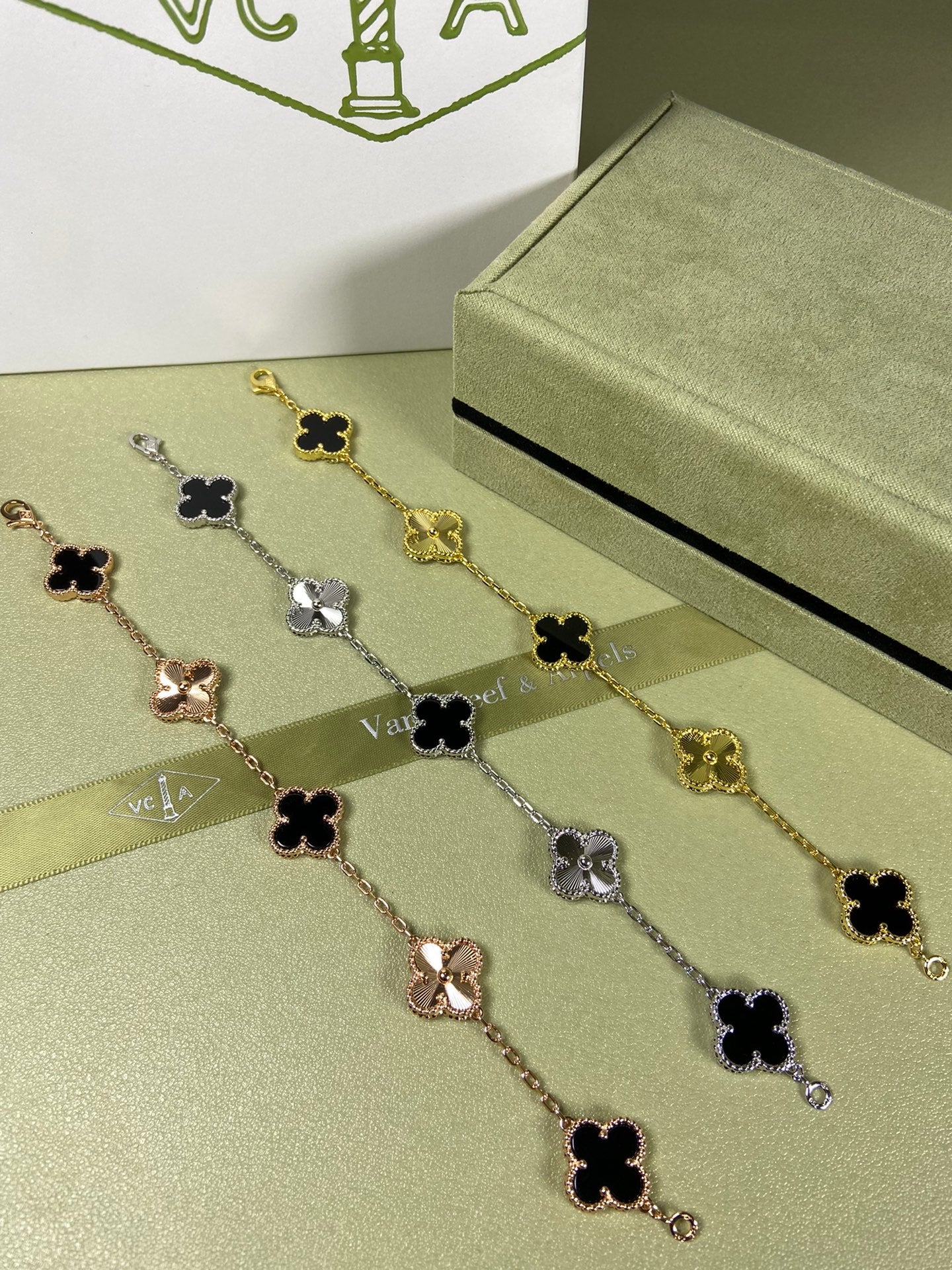 5XVA181KDE Stylish bracelets  5 flowers normal size1.5cm flower