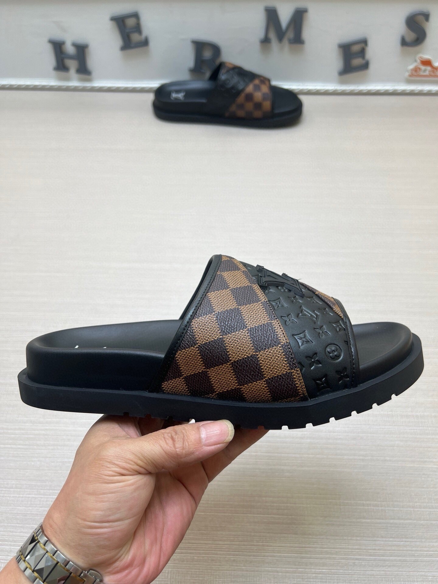 5WE249ZDE Stylish Slippers