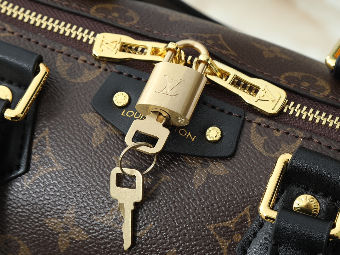15RE52BDE Stylish leather bag