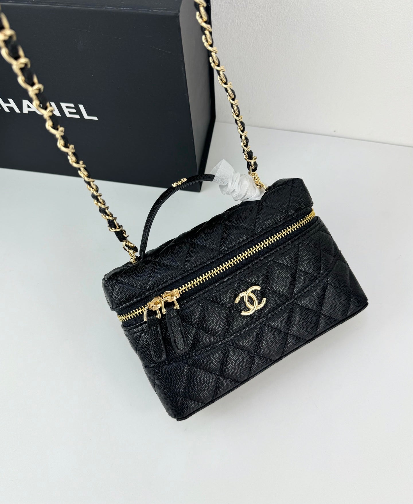 155QC3BDE Stylish leather caviar bag