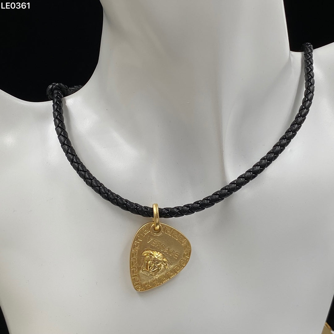 175RV55XDE Stylish  Necklaces