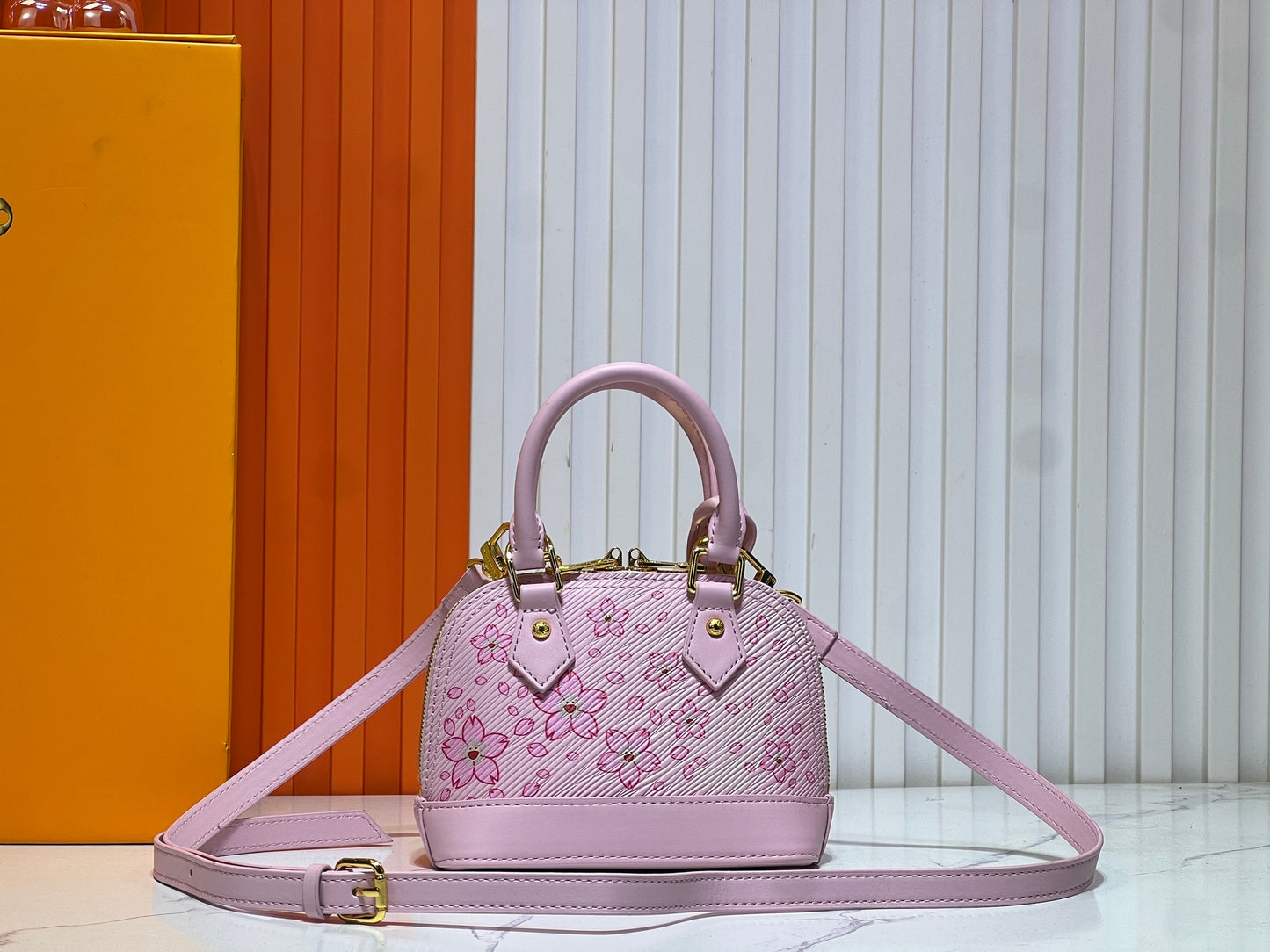 155NE1BDE Stylish leather bag