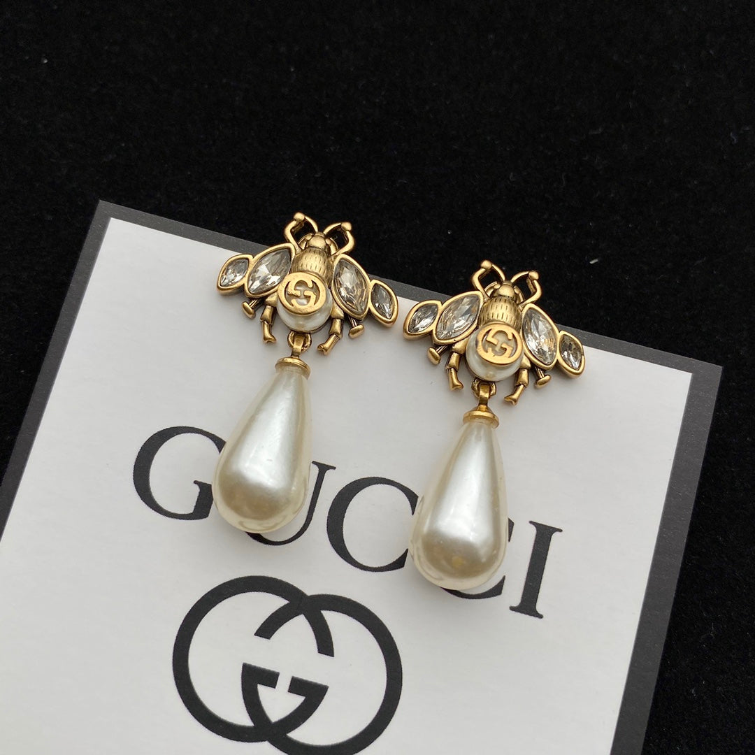 14B2EDE Stylish Earrings