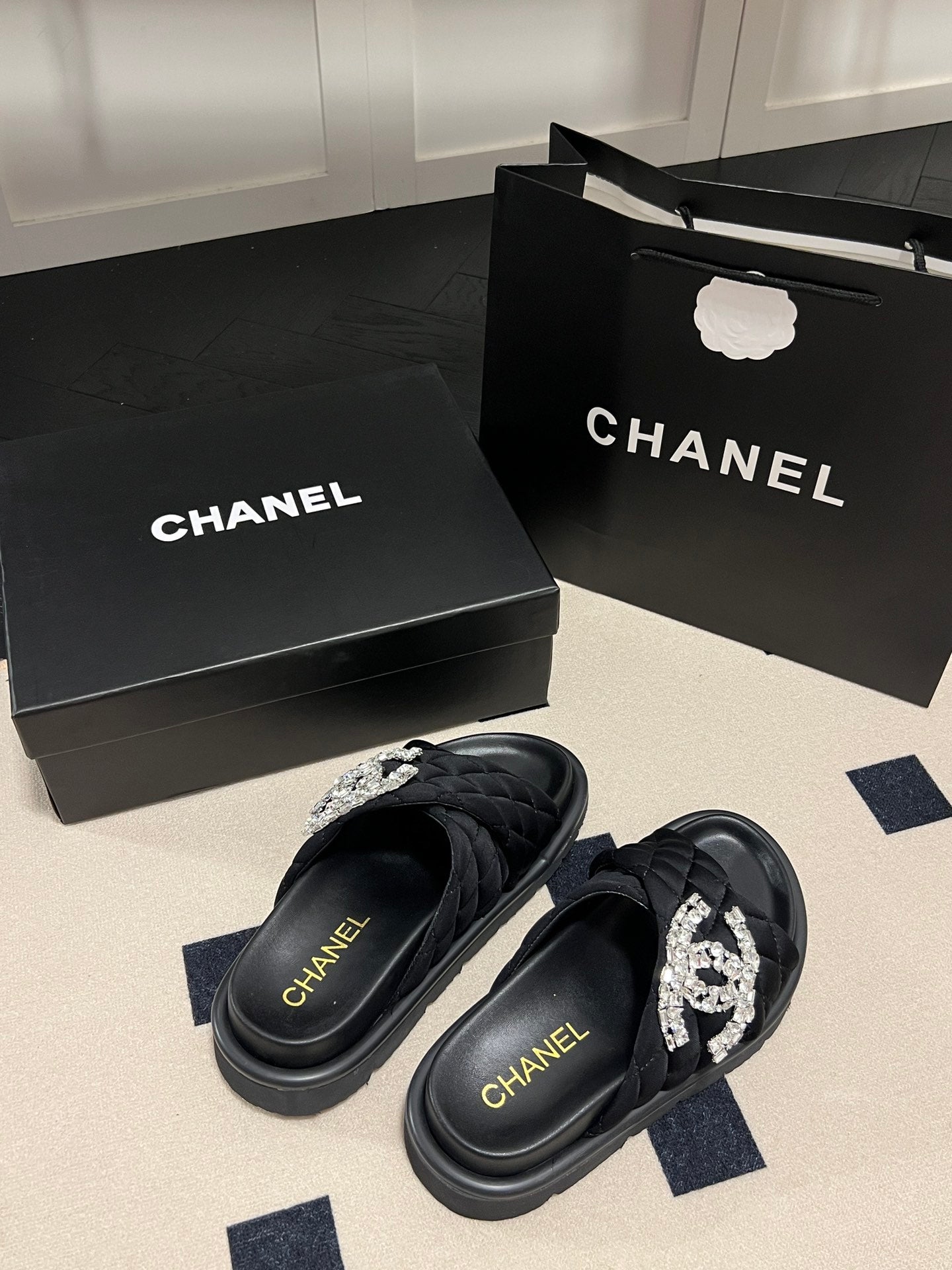 14C94ZDE Stylish Slippers