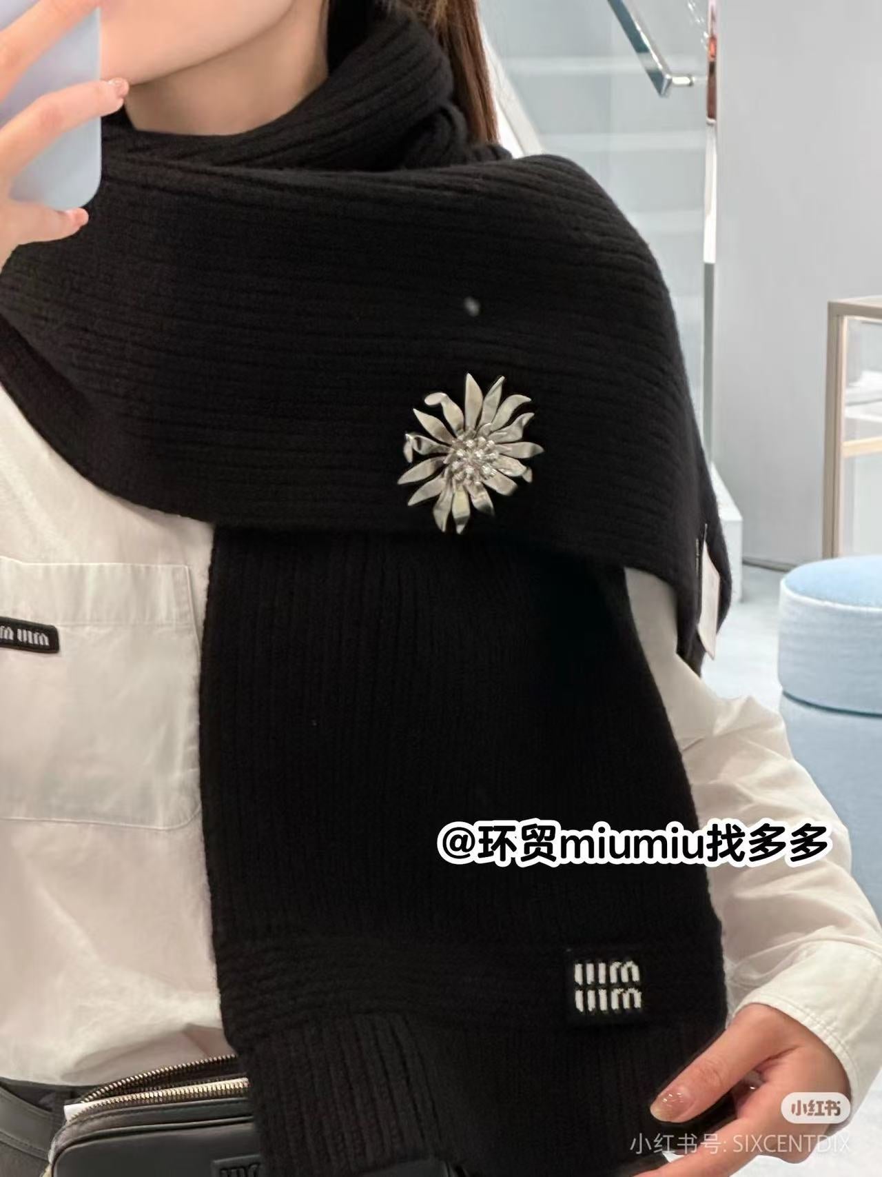 175RA55WDE Stylish Winter Scarves