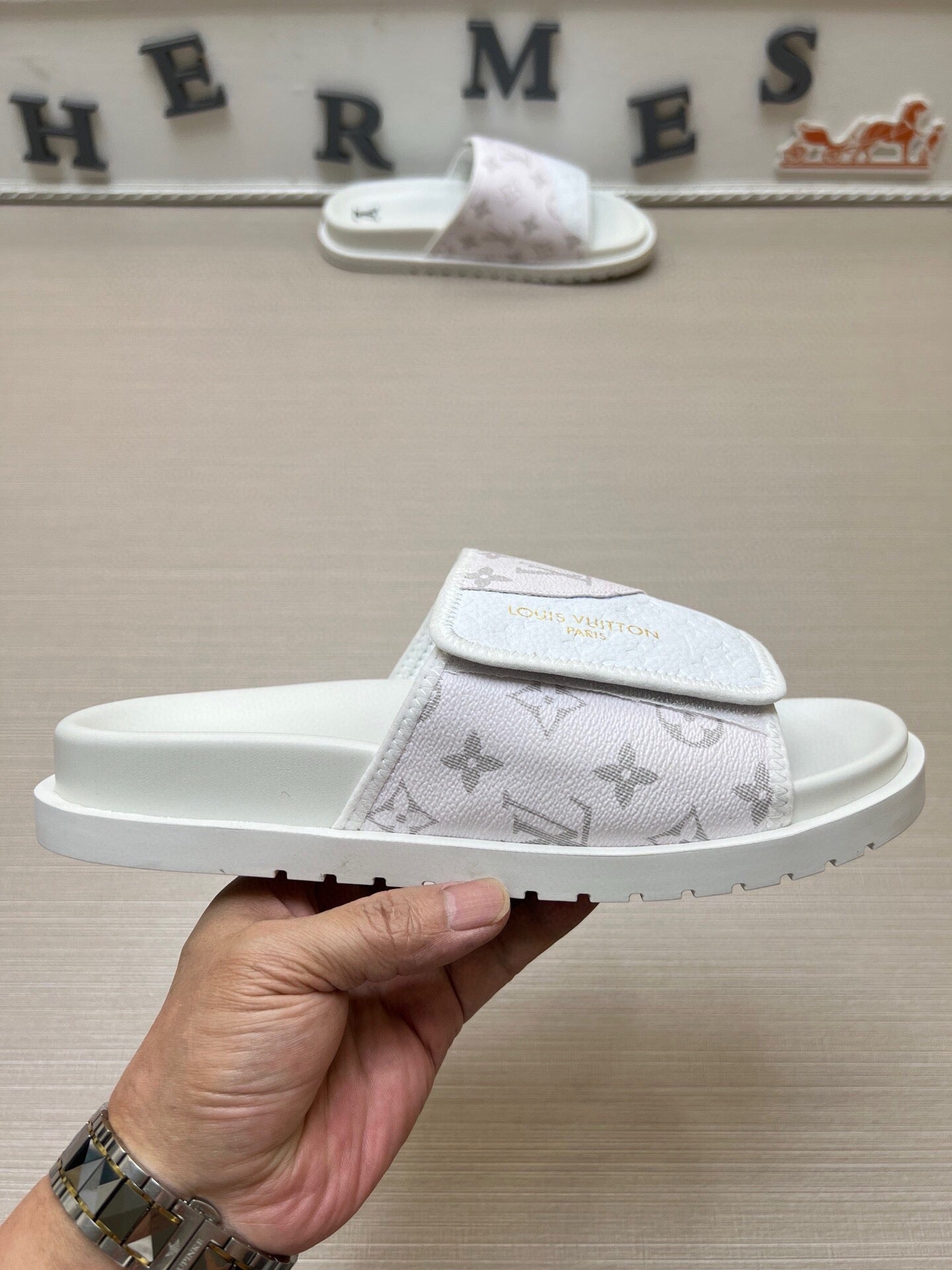 5WE250ZDE Stylish Slippers