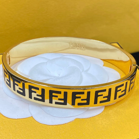 1YF83KDE Stylish Bracelets