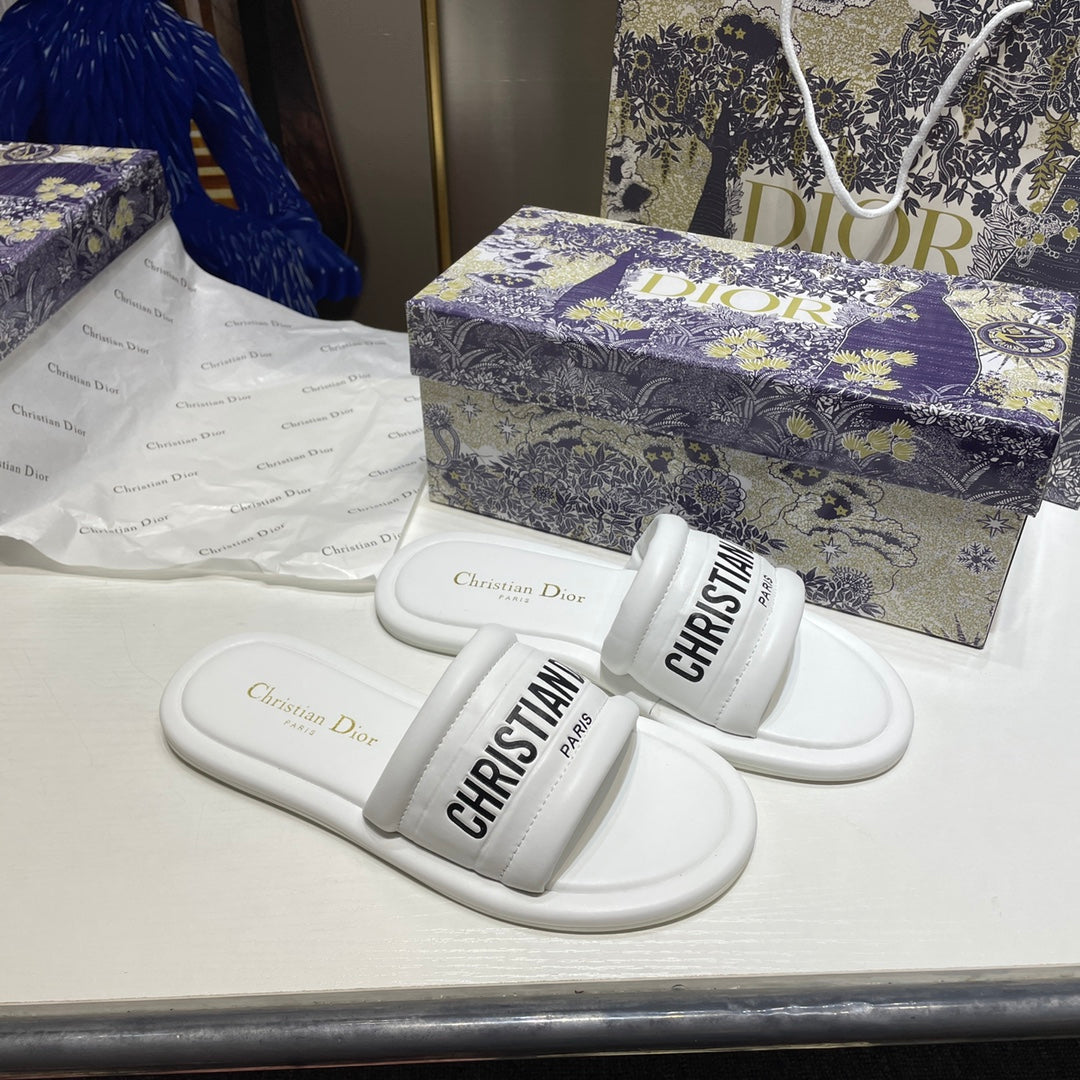 14D76ZDE Stylish slippers