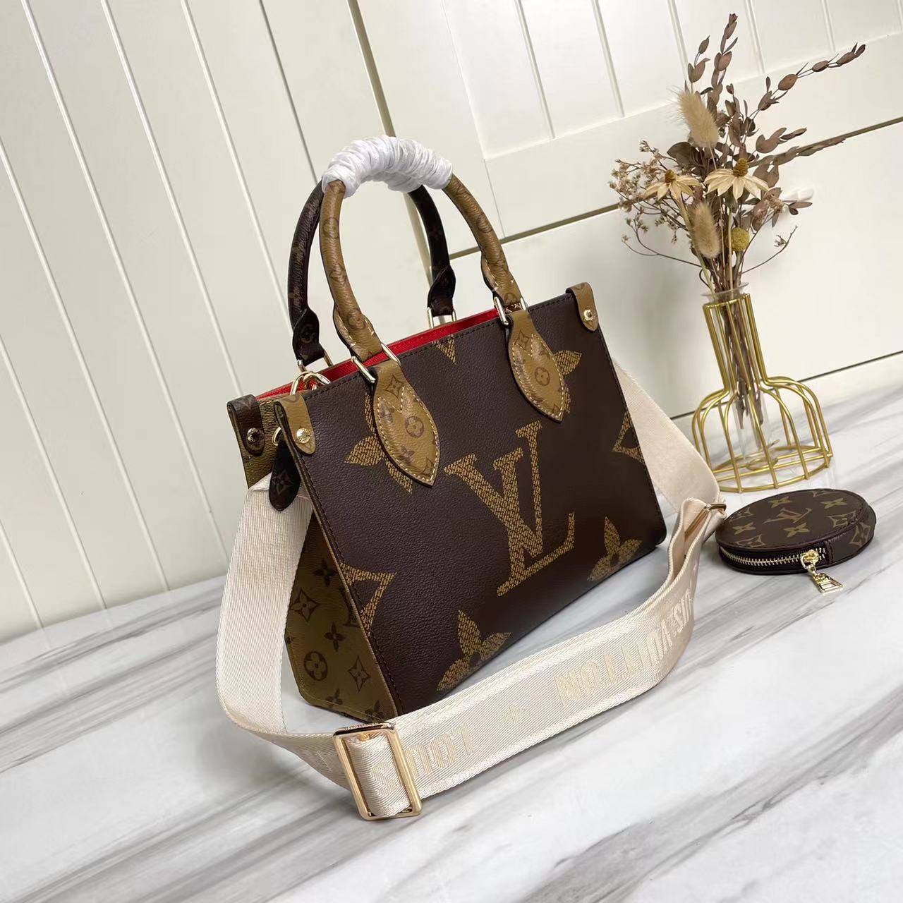 1XE65BDE Stylish leather bag 