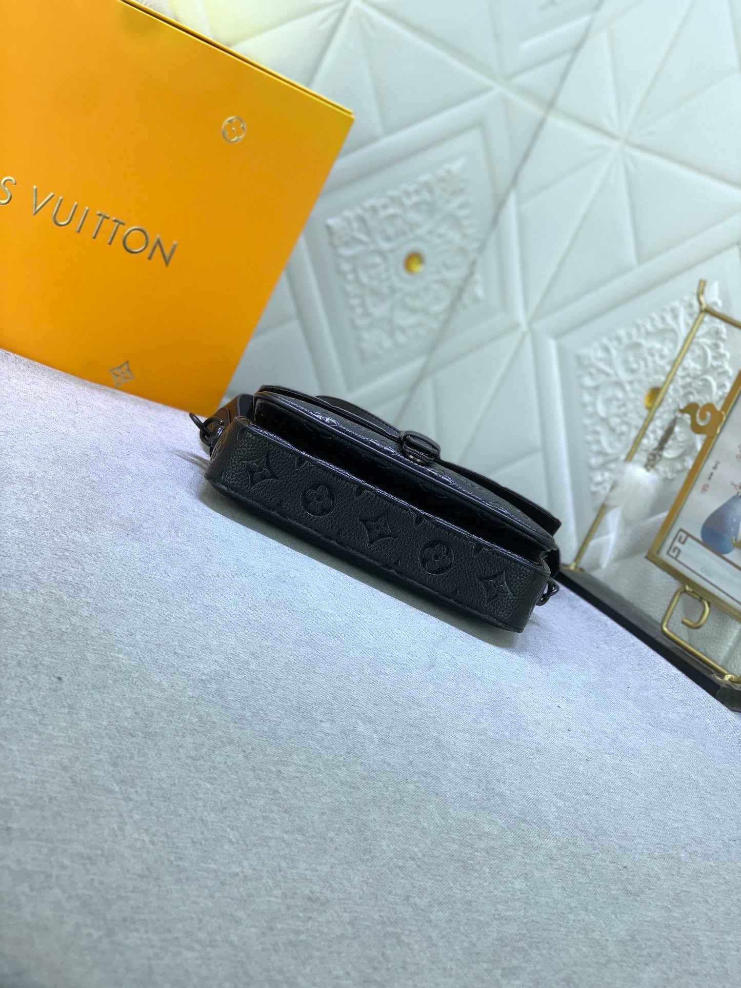 2XE465BDE Stylish leather bag