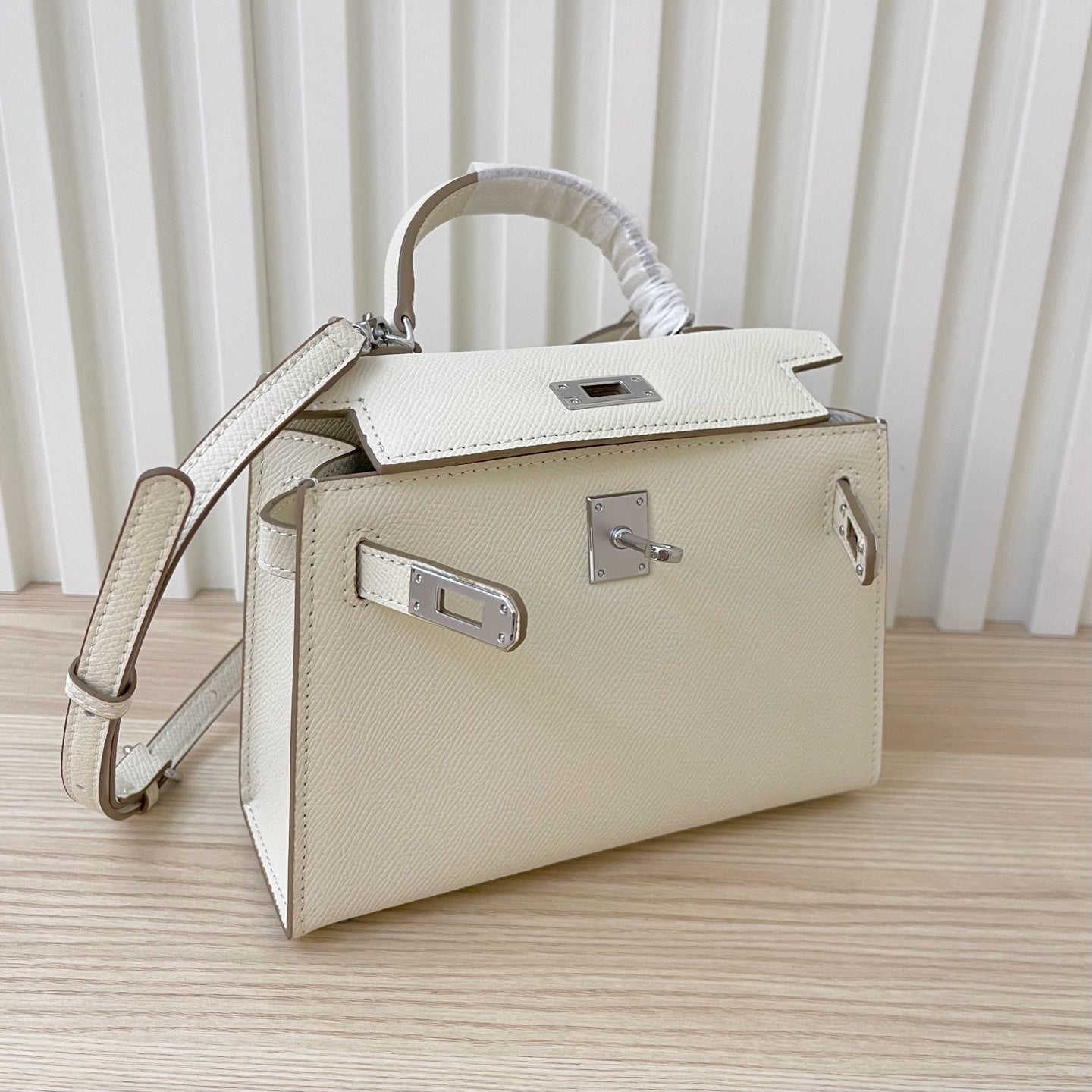 2WH27BDE Stylish leather bag