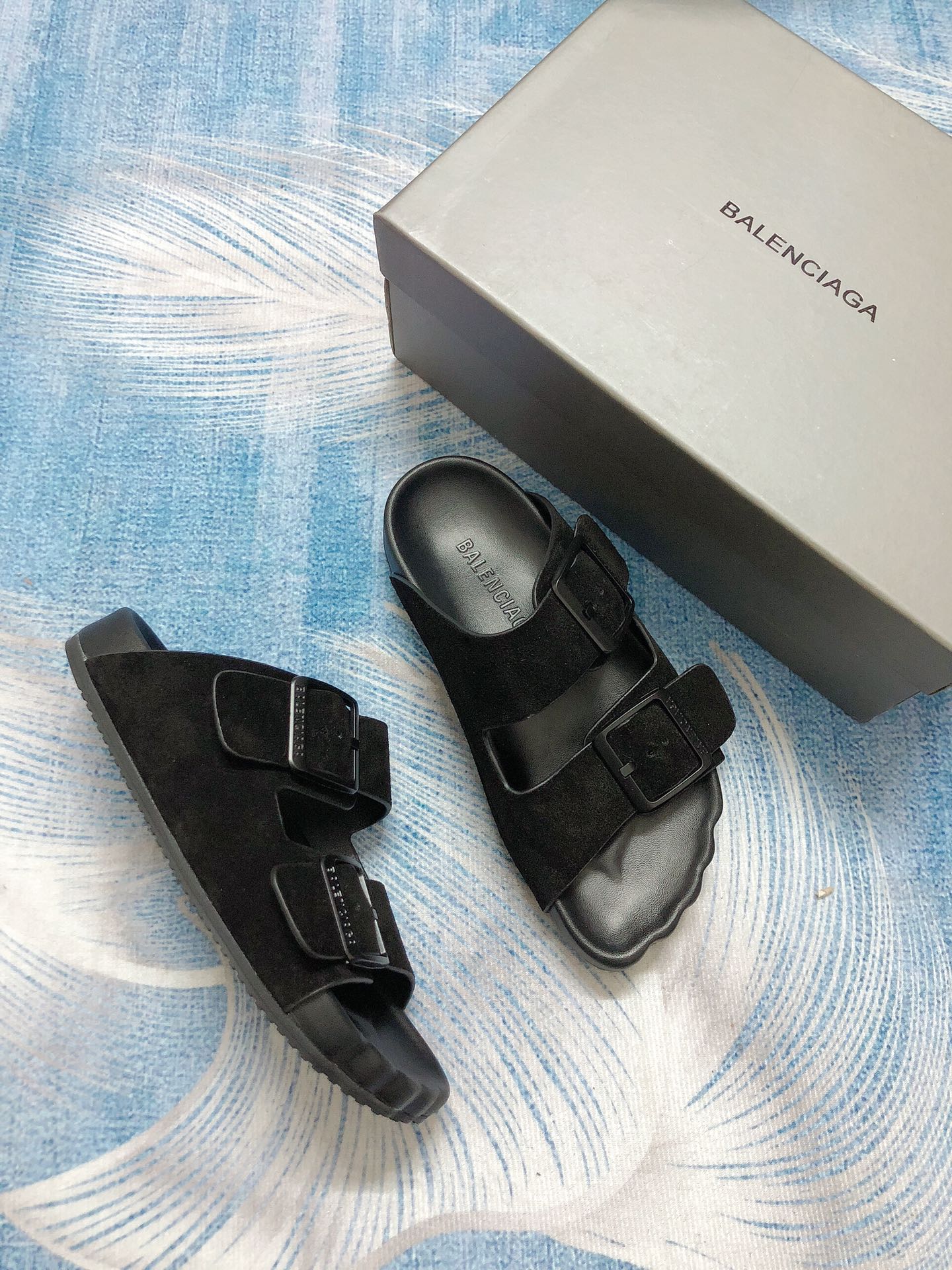 14J192ZDE Stylish Slippers