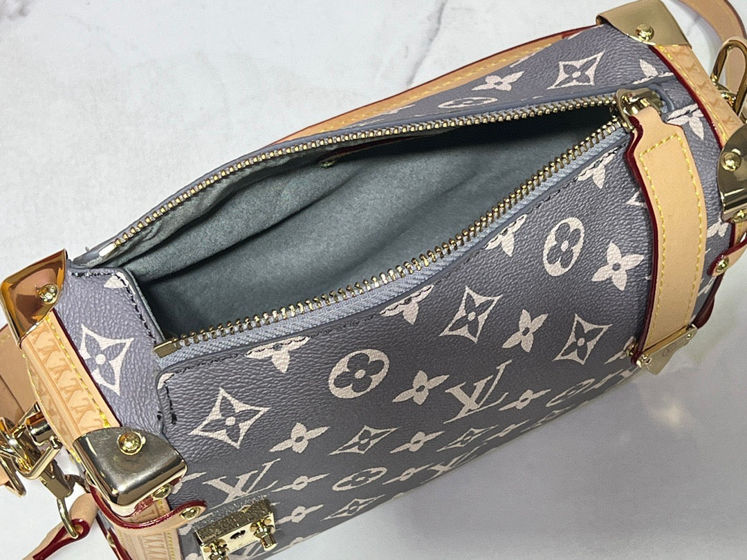 155NE19BDE Stylish leather bag