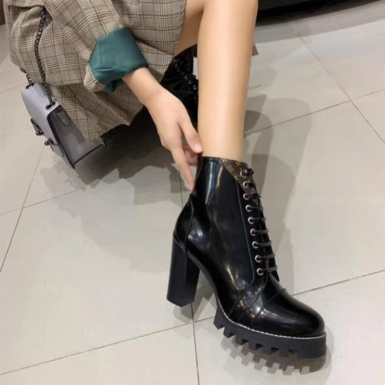 2E04ZDE Stylish Boots
