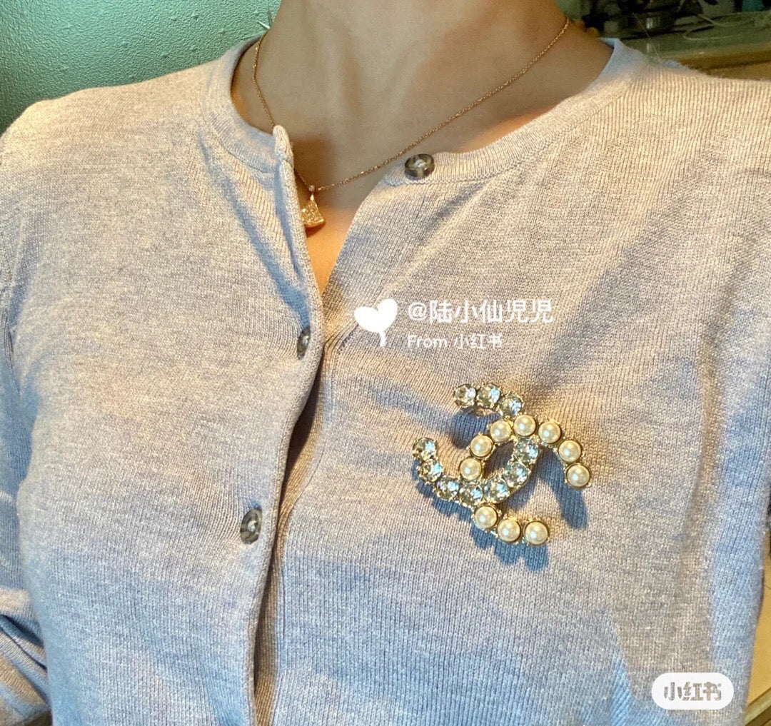 14C229XDE Stylish  Brooch