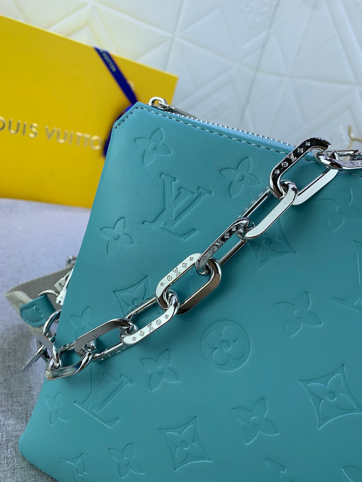 2XE40BDE Stylish leather bag 