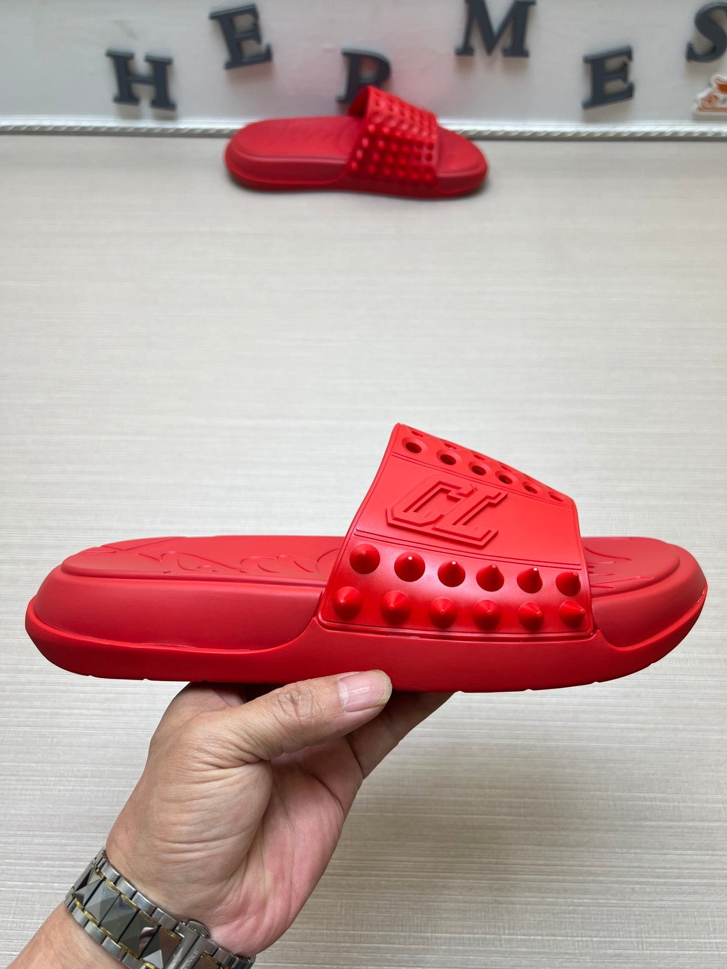 54A18ZDE Stylish slippers