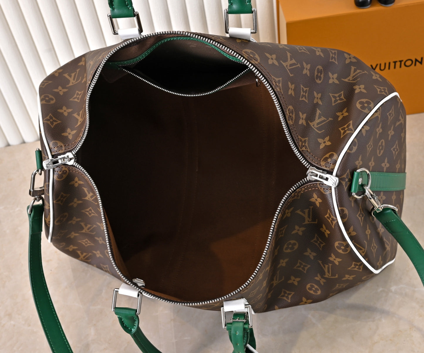 155NE37BDE Stylish leather luggage bags