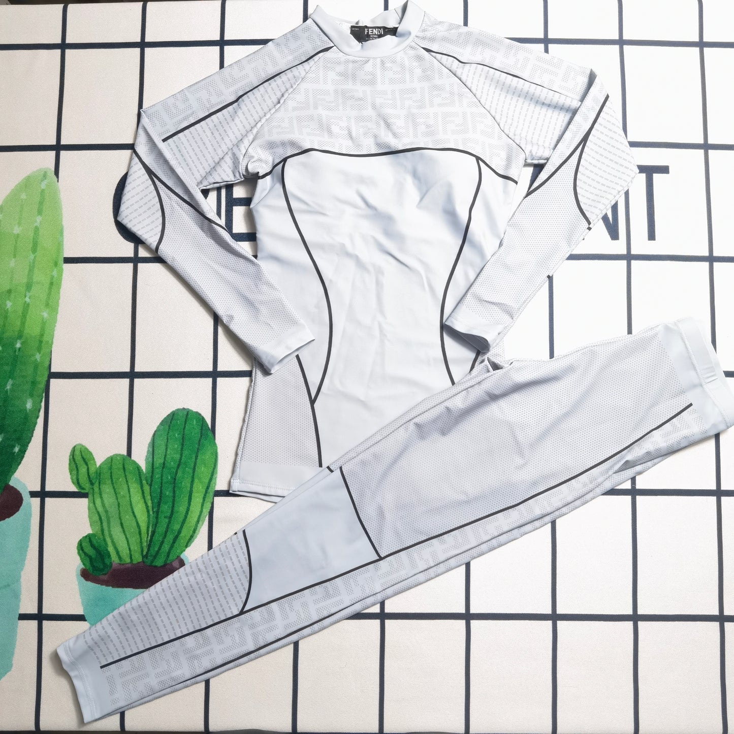 14F133YDE Stylish Long sleeve swimsuit