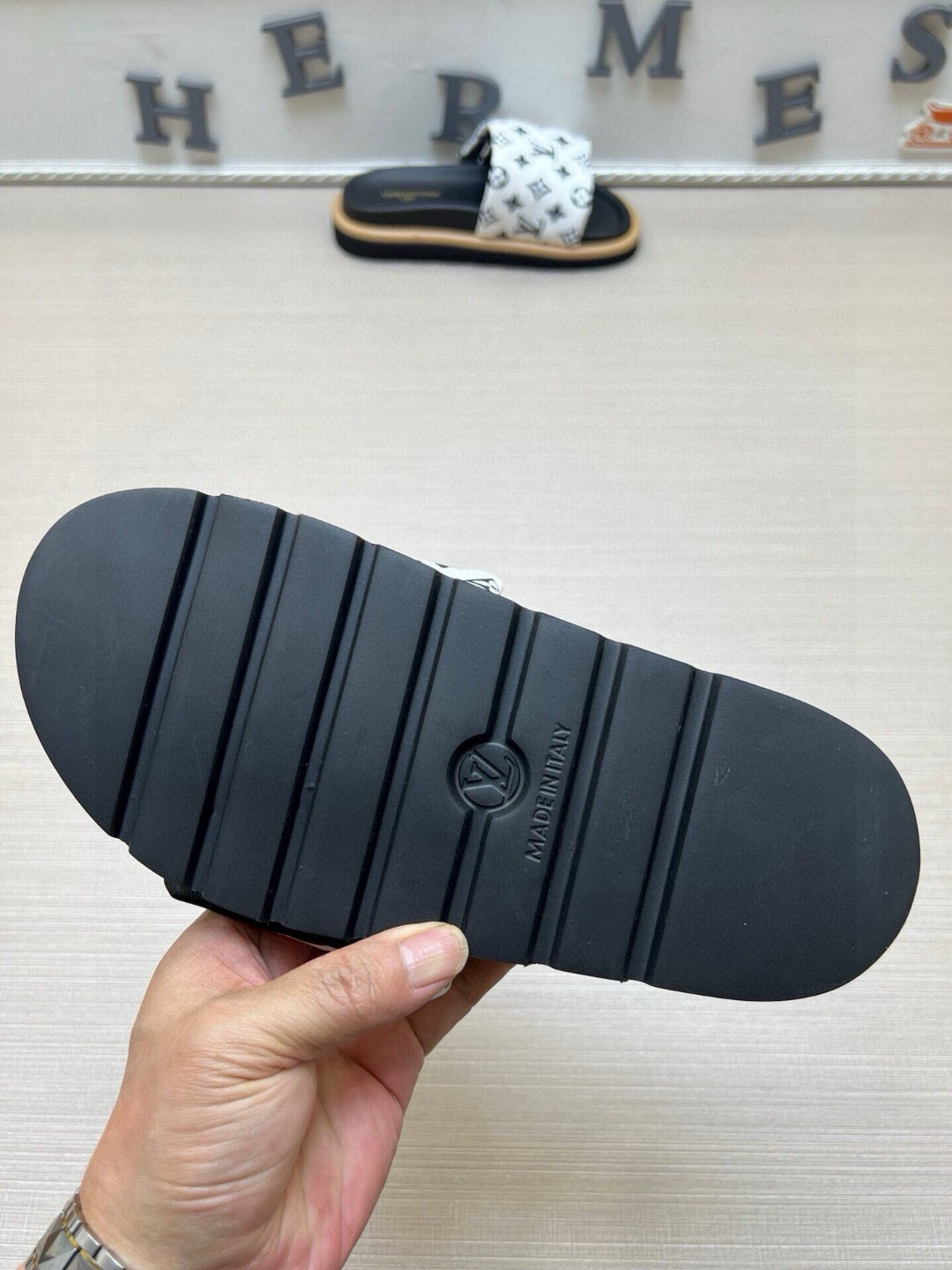 5QE9ZDE Stylish Slippers