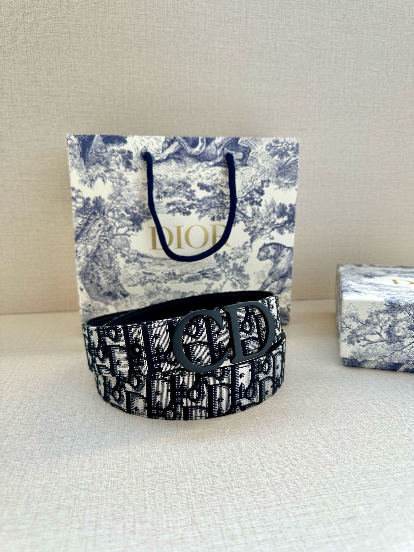 155RD207PDE Stylish  High quality belt With full package