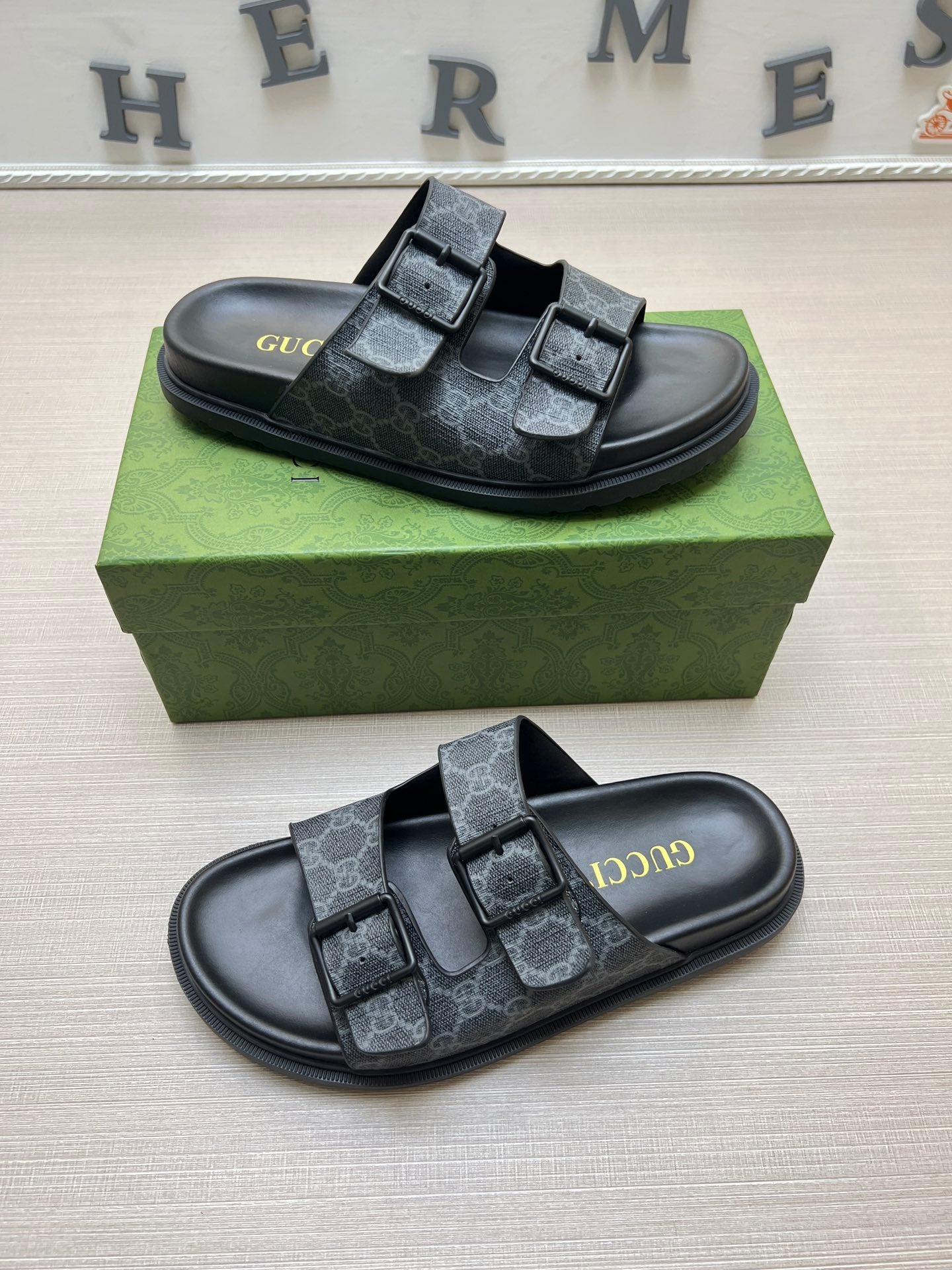 54B92ZDE Stylish slippers