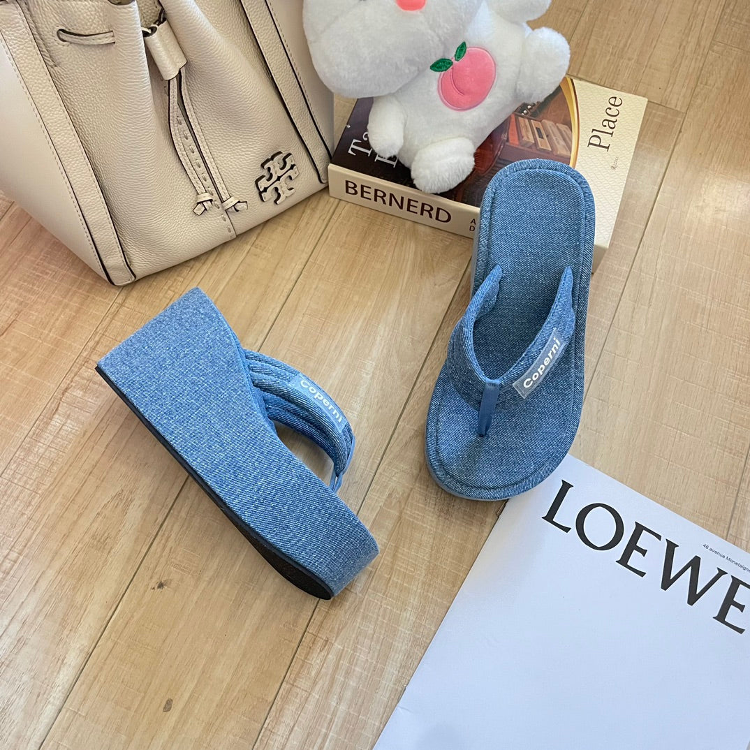 14A92ZDE Stylish Slippers