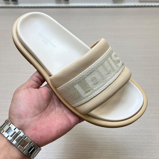 535ZE299ZDE Stylish Slippers