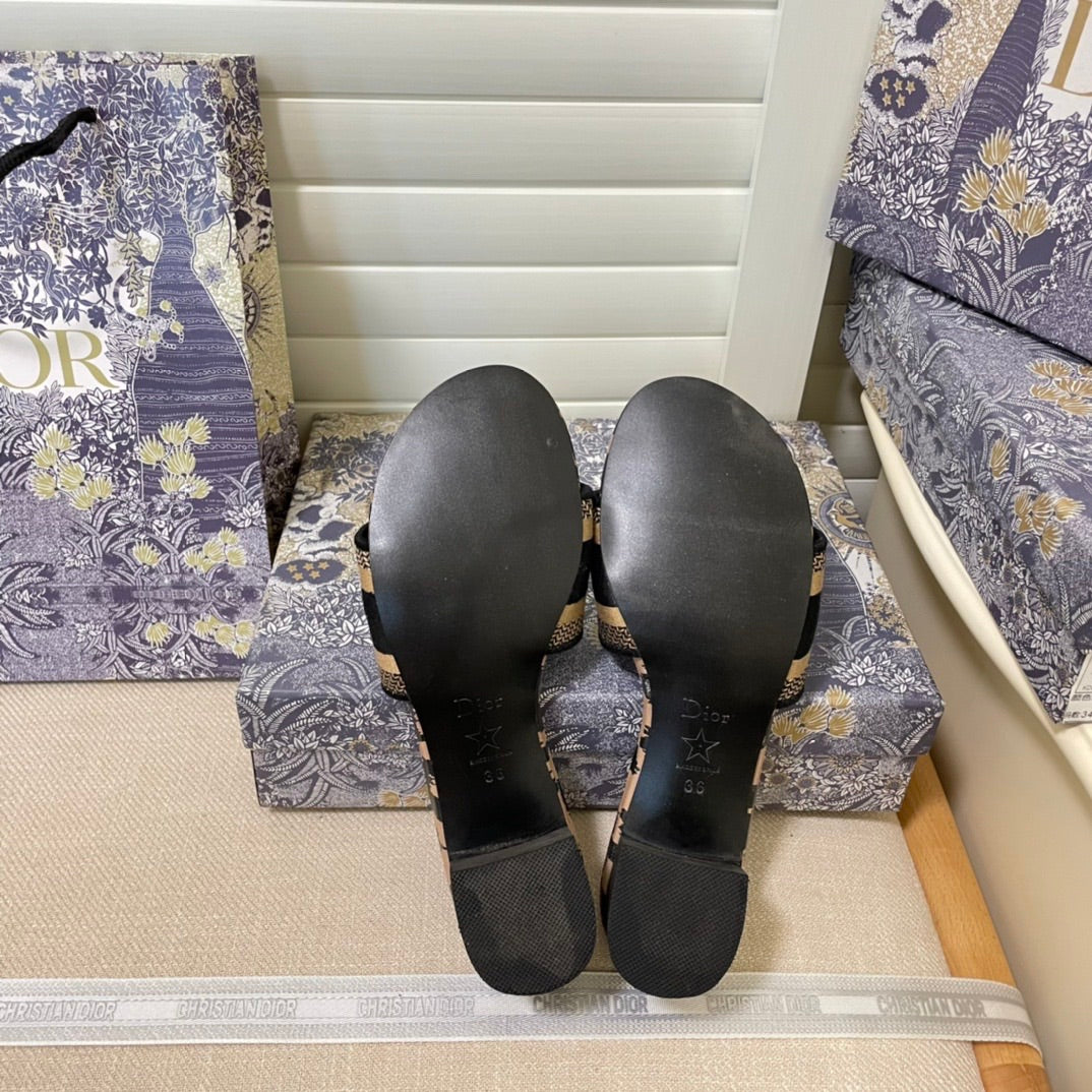14D64ZDE Stylish sandals