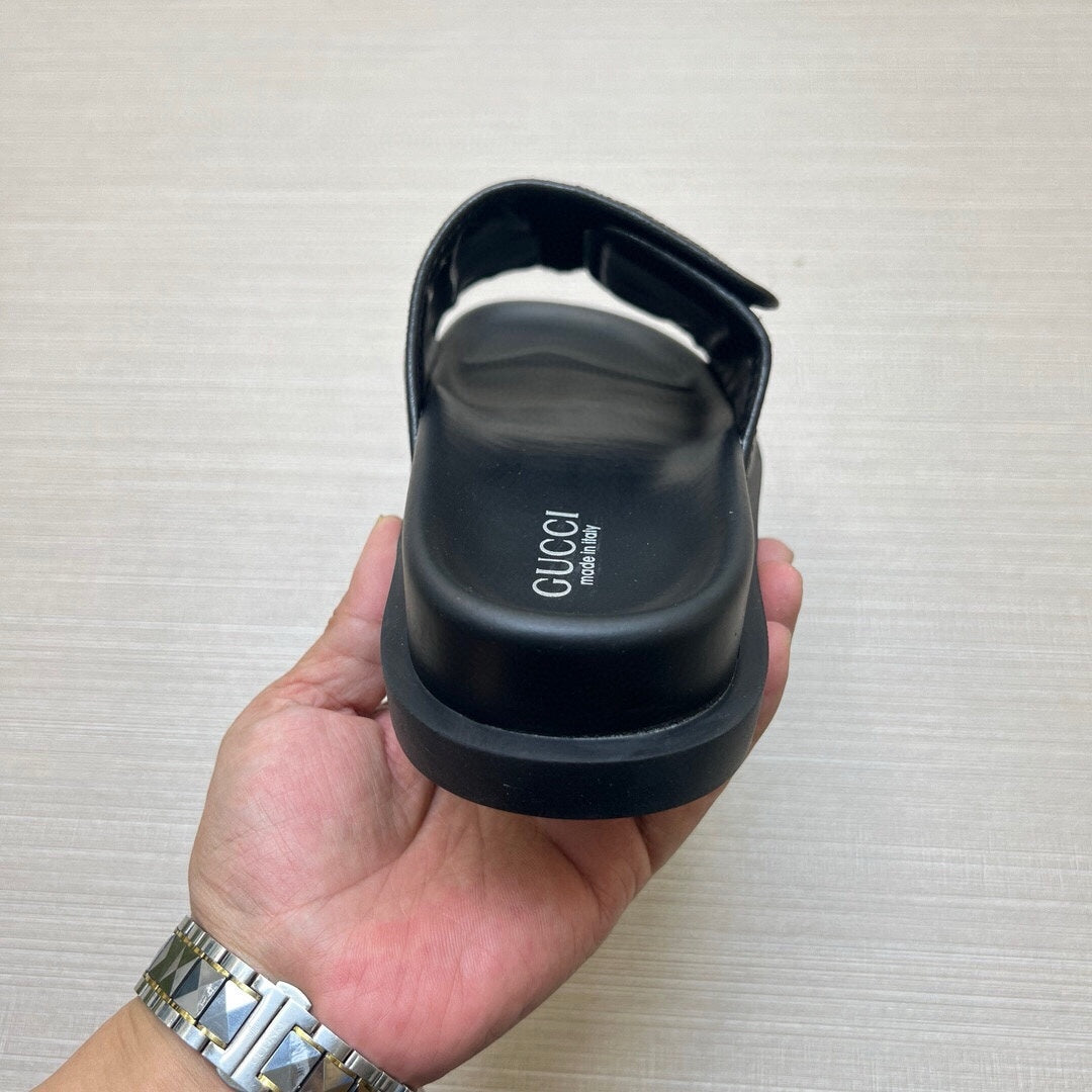 5WB240ZDE Stylish Slippers