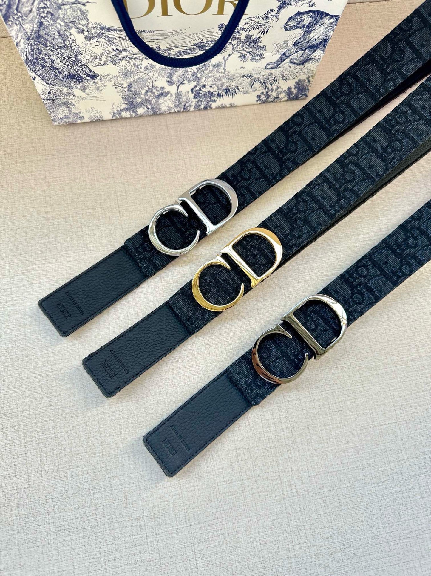 155RD206PDE Stylish  High quality belt With full package