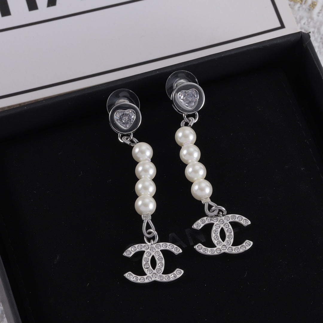 14C688EDE Stylish  Earrings