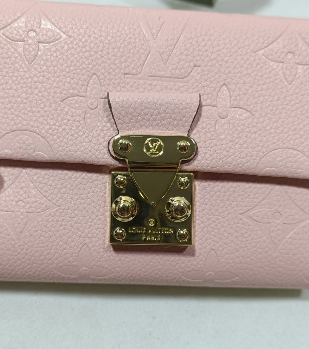 1XB385BDE Stylish leather wallets  ( with boxs)