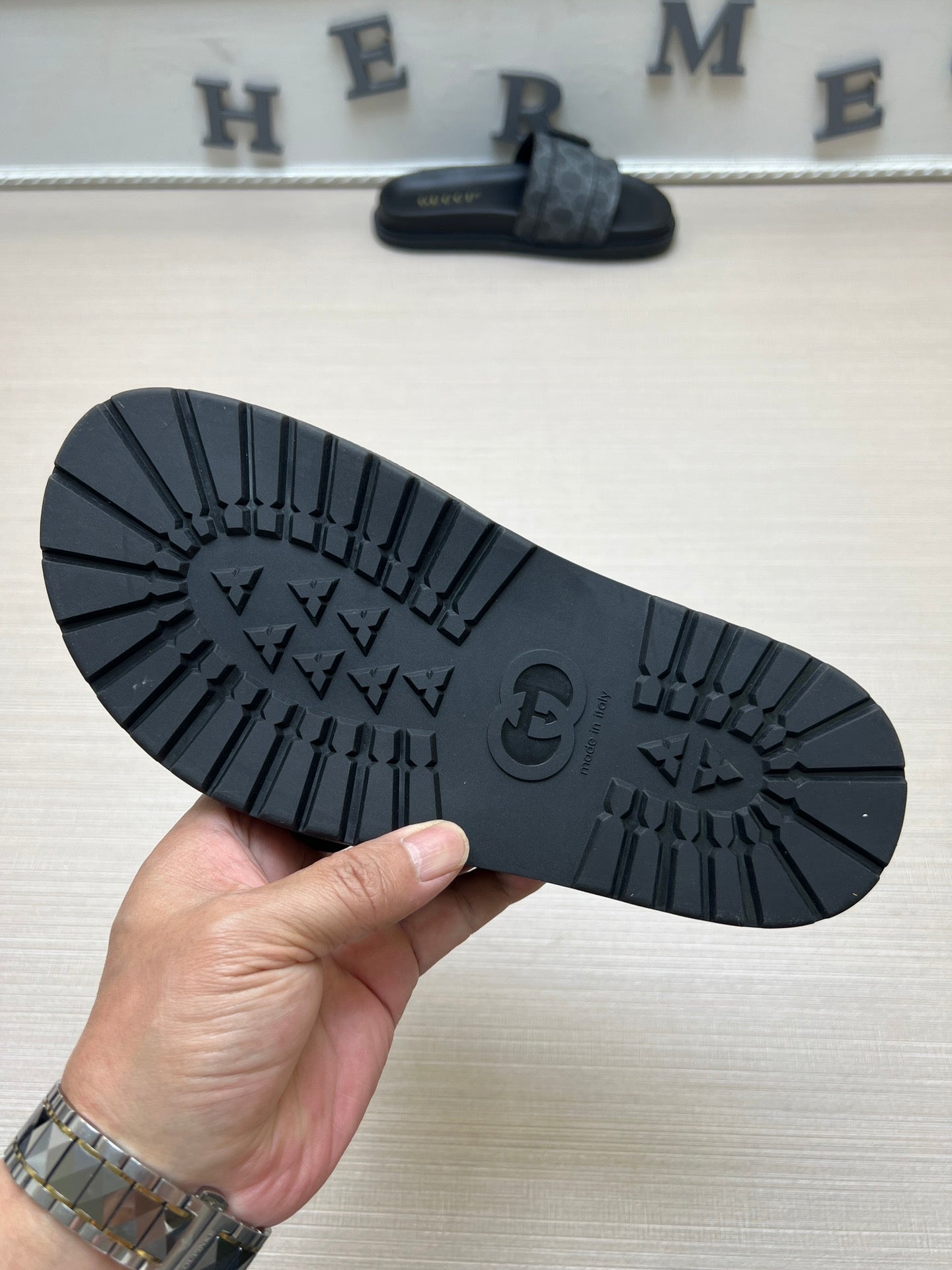 54B92ZDE Stylish slippers