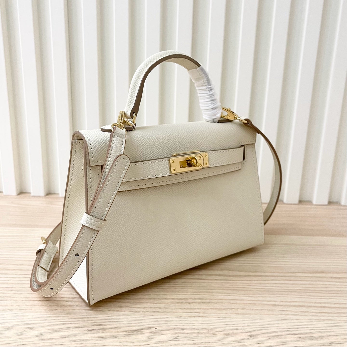 2WH26BDE Stylish leather bag