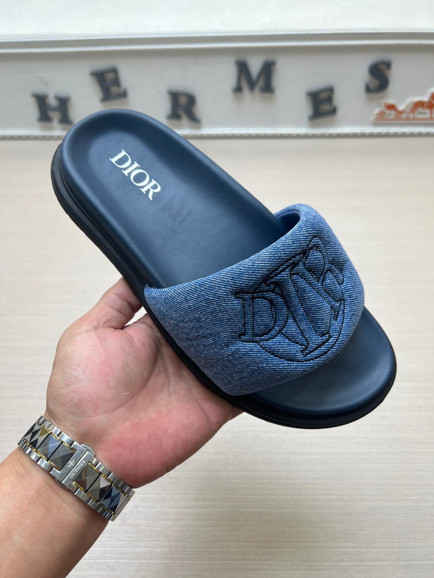 54D168ZDE Stylish leather slippers