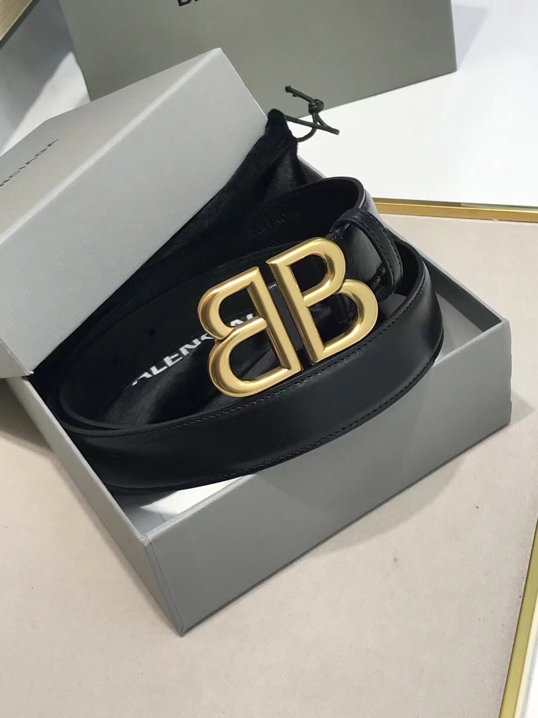 255RJ5PDE Stylish  High quality belt With full package