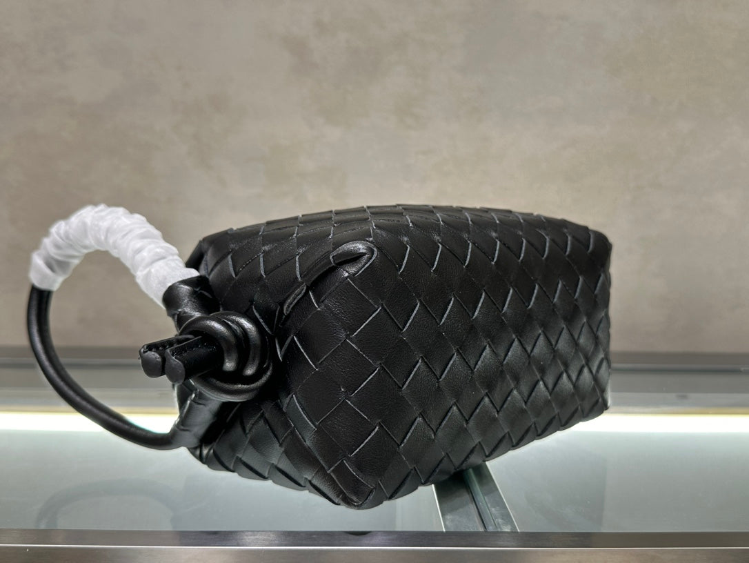 1XA84BDE Stylish leather bag