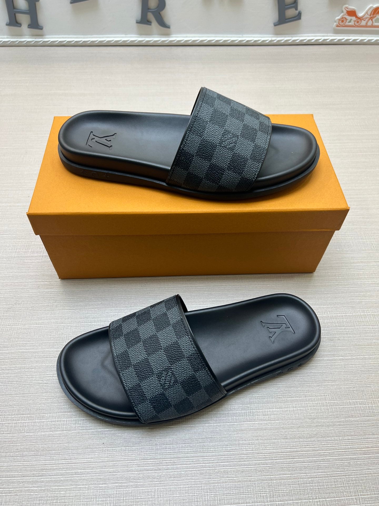 54E59ZDE Stylish slippers