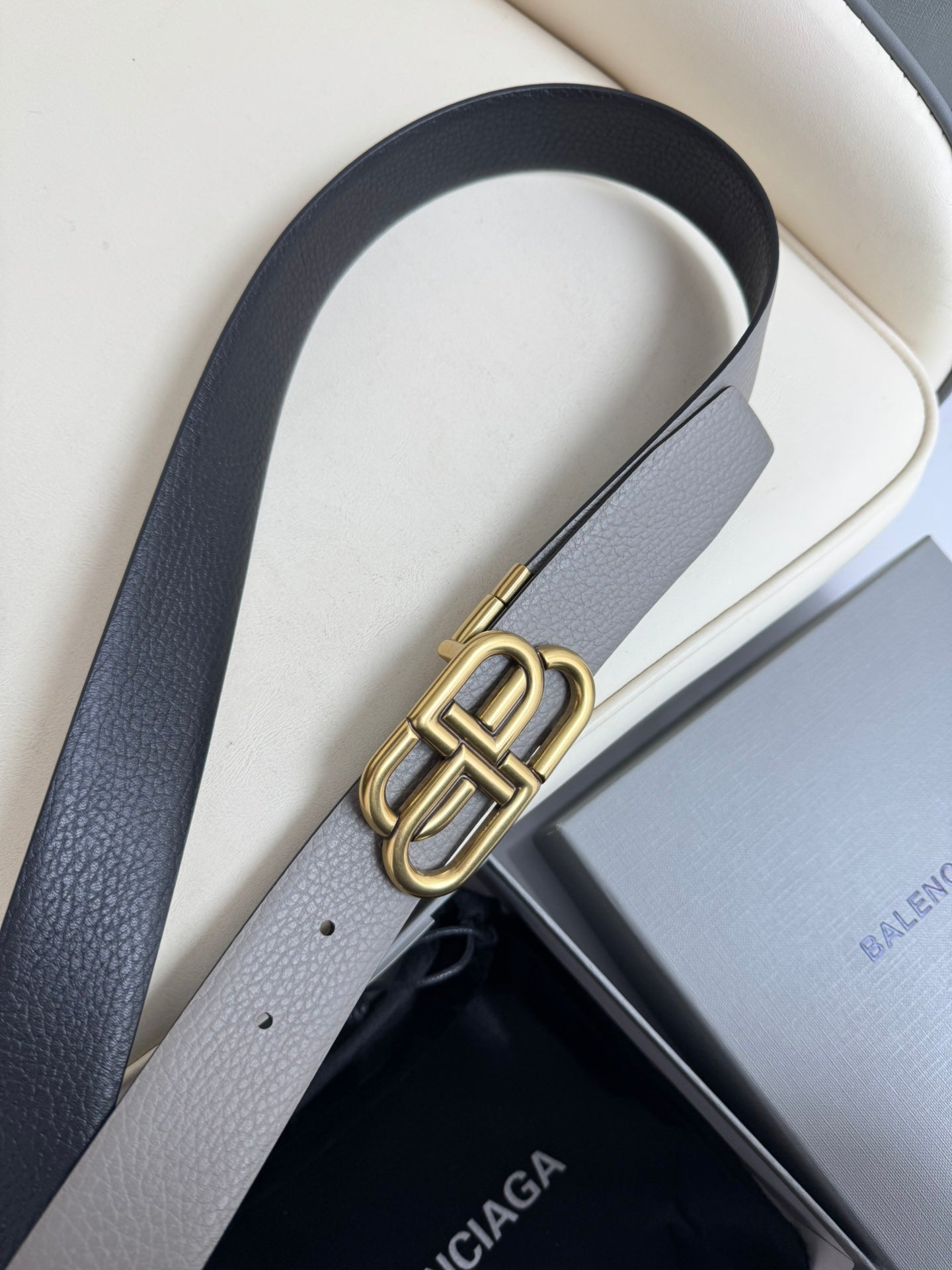 155RJ239PDE Stylish  High quality belt With full package