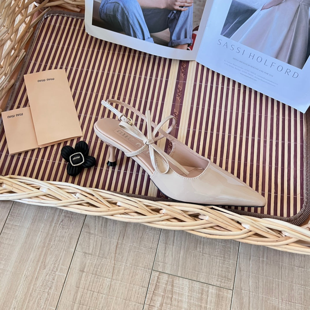14A196ZDE Stylish High heels Heel height 5cm