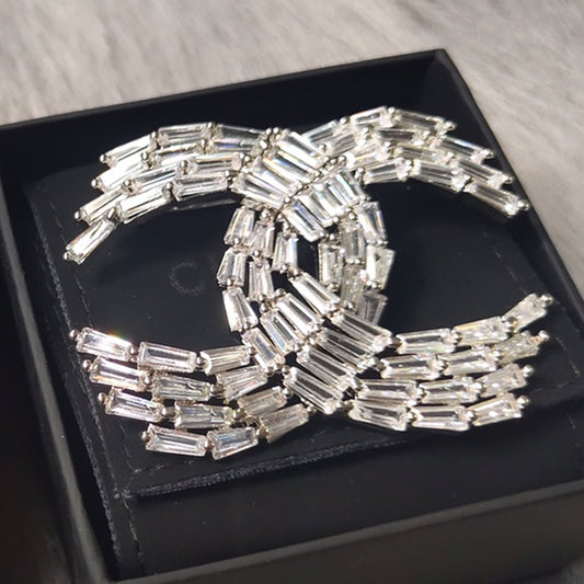 14C546XDE Stylish Brooch